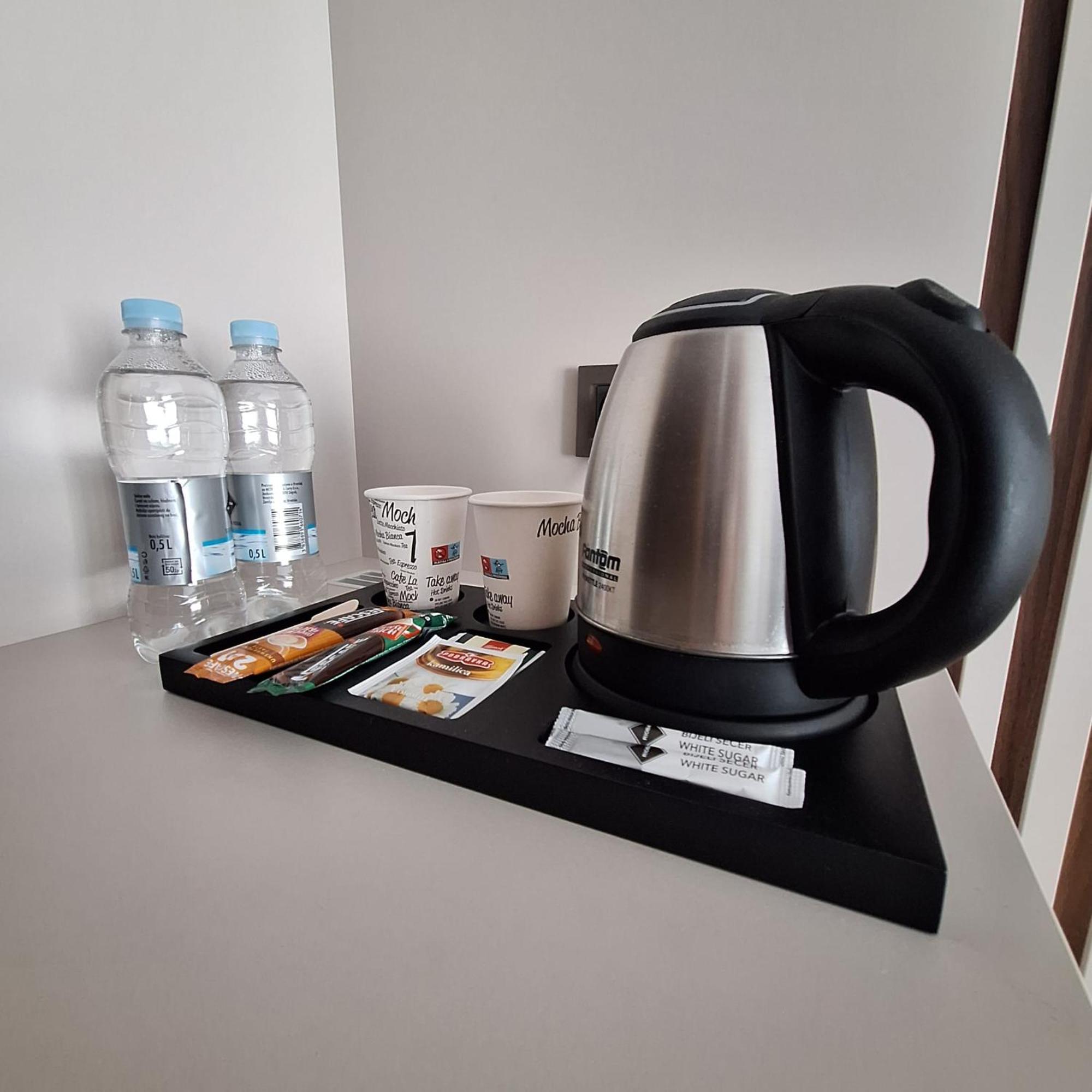 Inova Hotel Zagreb Bagian luar foto